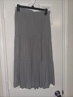 tea n rose Gray Tiered Maxi Skirt